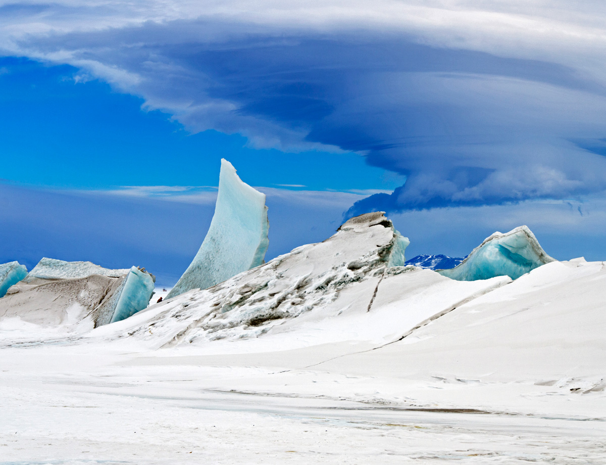 (Image: Michael Studinger/NASA)