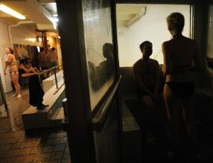 One way to spend digital currency (Image: Mario Tama/Getty)